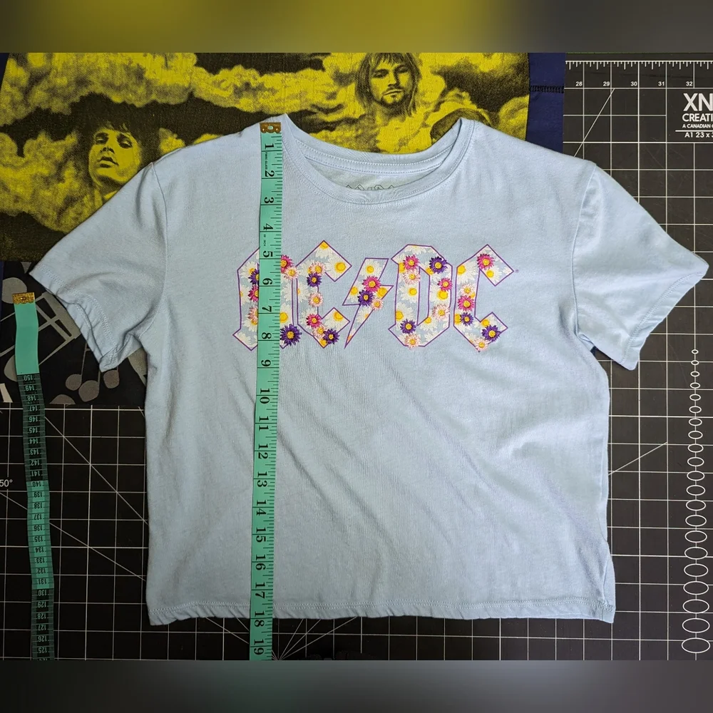 AC⚡DC Floral Top - Picture 4 of 9